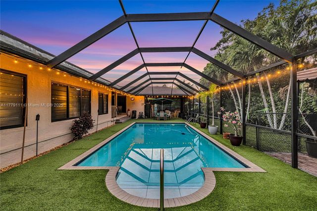 7801 SW 170th St, Palmetto Bay, FL 33157