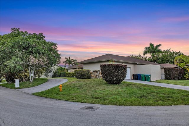 7801 SW 170th St, Palmetto Bay, FL 33157