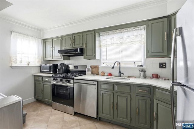 7-13 Henderson Boulevard, Fair Lawn, NJ 07410