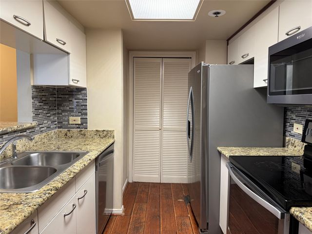 3525 Sage Road 304, Houston, TX 77056