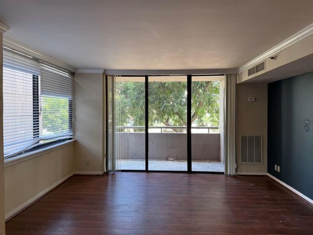 3525 Sage Road 304, Houston, TX 77056