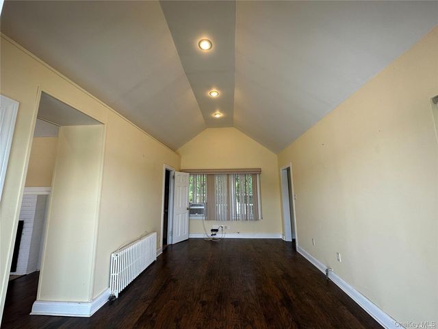 193 Woodbine Avenue C, Northport, NY 11768