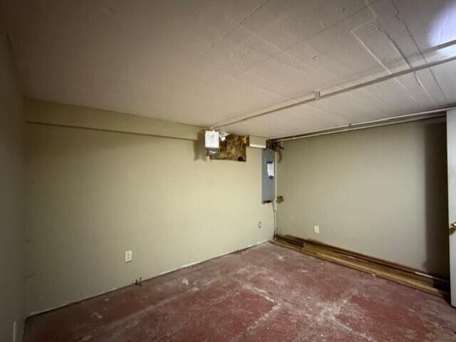1000 E 61st Place, Merrillville, IN 46410
