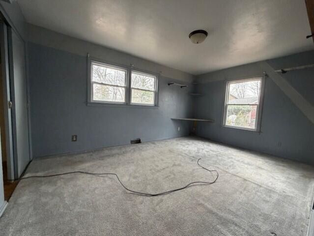 1000 E 61st Place, Merrillville, IN 46410