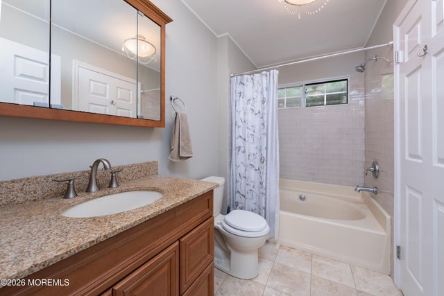 60 Horseshoe Court, Tinton Falls, NJ 07753