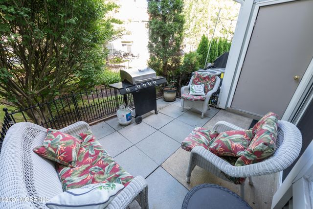 60 Horseshoe Court, Tinton Falls, NJ 07753