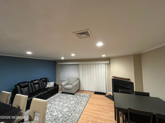 60 Horseshoe Court, Tinton Falls, NJ 07753