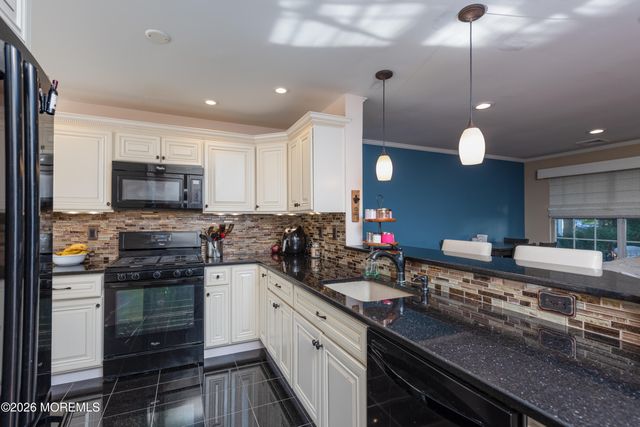 60 Horseshoe Court, Tinton Falls, NJ 07753