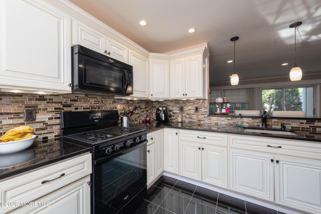 60 Horseshoe Court, Tinton Falls, NJ 07753