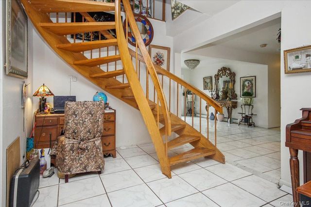 23 Peach Terrace, Newburgh, NY 12550