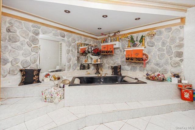 23 Peach Terrace, Newburgh, NY 12550