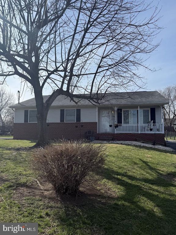 39 ROLLING MEADOWS DR, Martinsburg, WV 25404