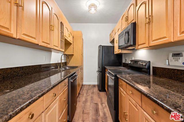 340 N Oakhurst Drive 103, Beverly Hills, CA 90210