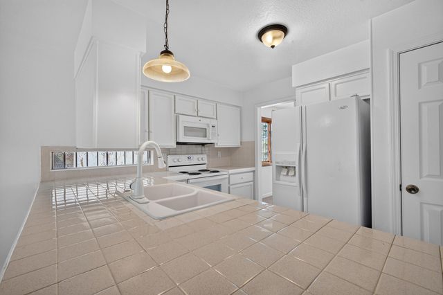 12656 Indian Place NE, Albuquerque, NM 87112