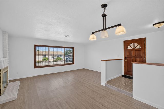 12656 Indian Place NE, Albuquerque, NM 87112