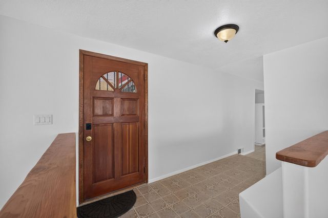 12656 Indian Place NE, Albuquerque, NM 87112
