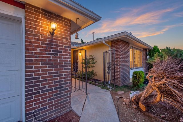 12656 Indian Place NE, Albuquerque, NM 87112