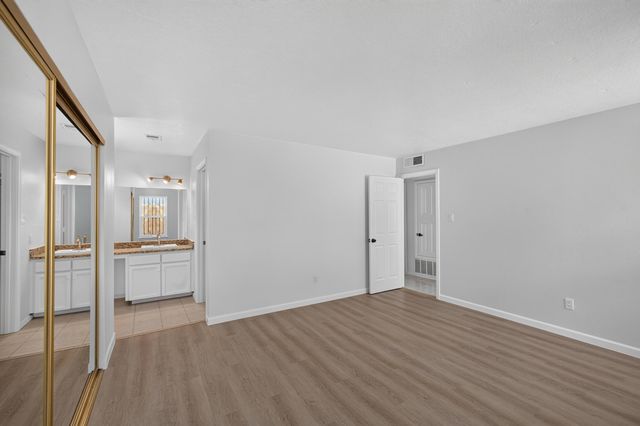 12656 Indian Place NE, Albuquerque, NM 87112