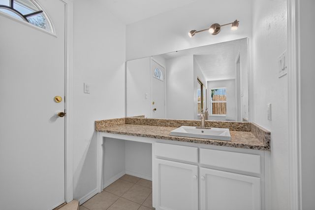 12656 Indian Place NE, Albuquerque, NM 87112
