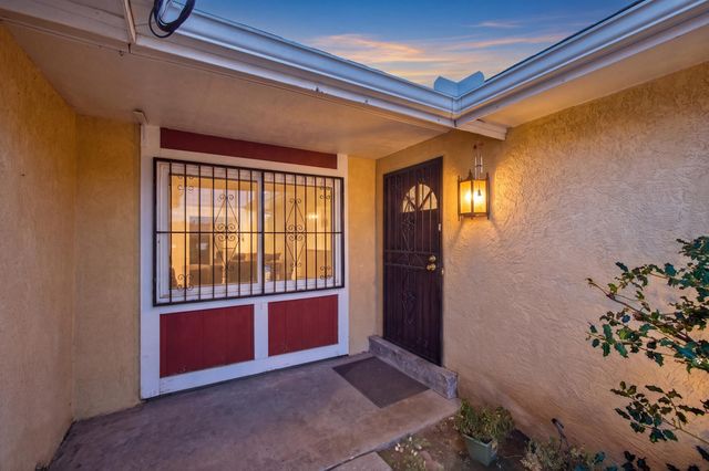 12656 Indian Place NE, Albuquerque, NM 87112