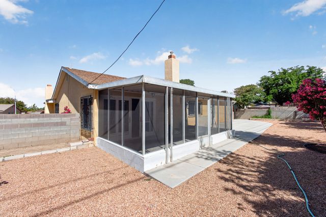 12656 Indian Place NE, Albuquerque, NM 87112