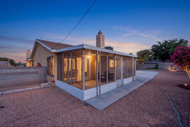 12656 Indian Place NE, Albuquerque, NM 87112