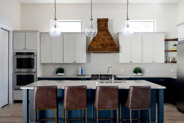 6104 Cary DR, Austin, TX 78757