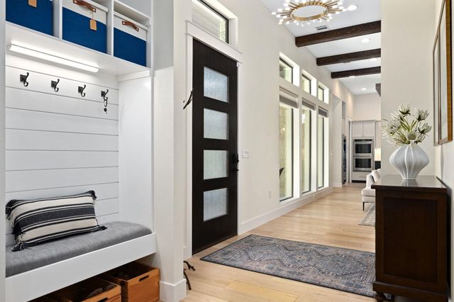 6104 Cary DR, Austin, TX 78757