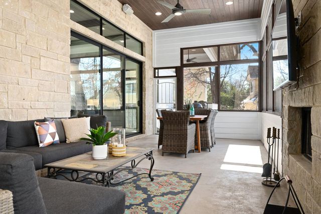 6104 Cary DR, Austin, TX 78757