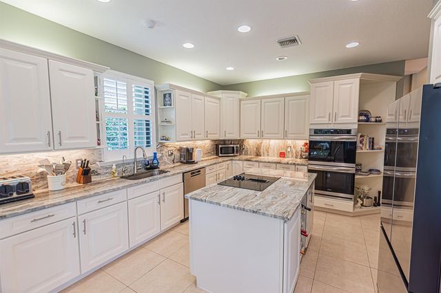 8060 Kiawah Trace, Port St. Lucie, FL 34986