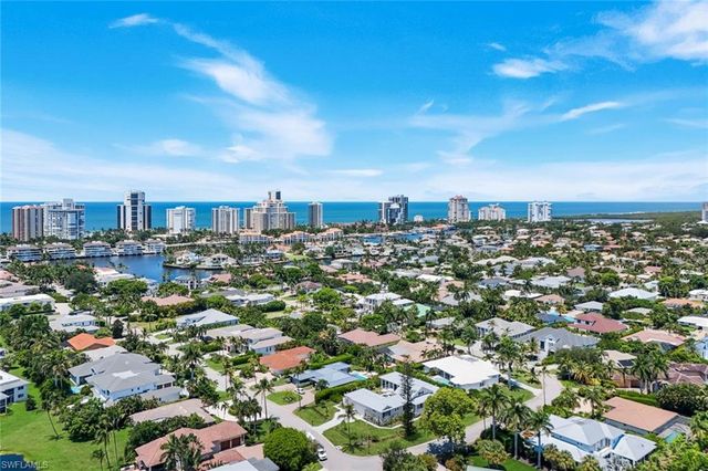 524 Turtle Hatch LN, Naples, FL 34103