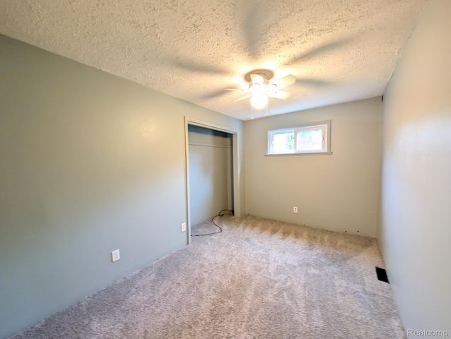 2116 Noble Avenue, Flint Charter Township, MI 48532