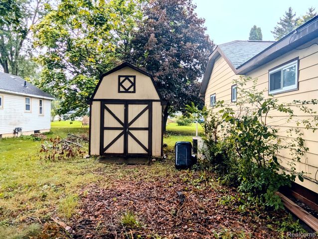 2116 Noble Avenue, Flint Charter Township, MI 48532