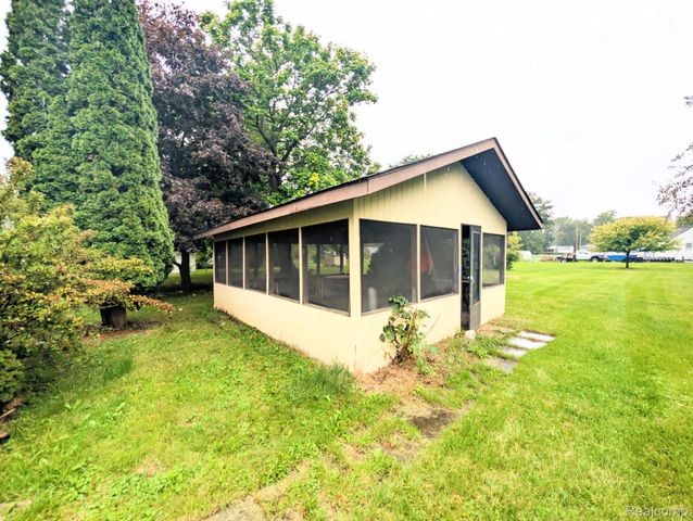 2116 Noble Avenue, Flint Charter Township, MI 48532
