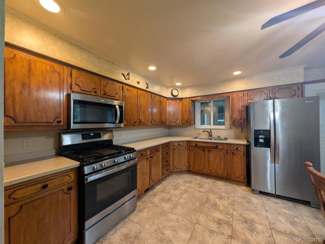 2116 Noble Avenue, Flint Charter Township, MI 48532