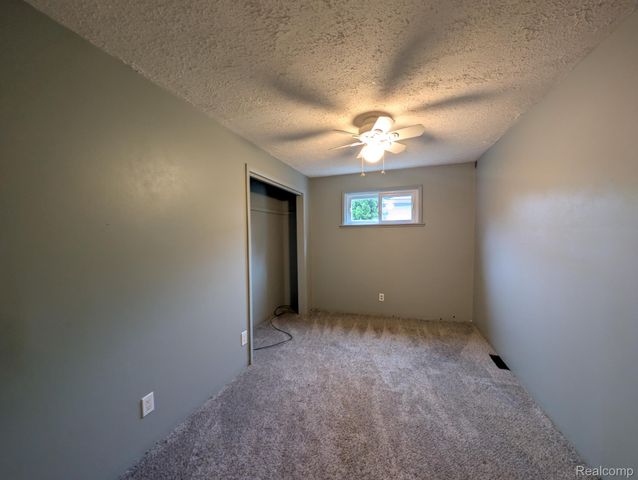 2116 Noble Avenue, Flint Charter Township, MI 48532
