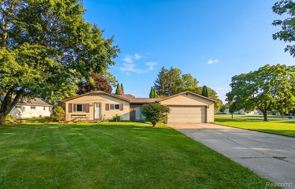 2116 Noble Avenue, Flint Charter Township, MI 48532