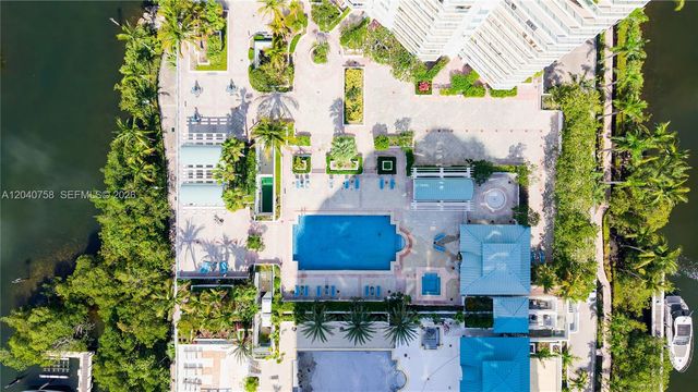 16400 Collins Ave TH-4, Sunny Isles Beach, FL 33160