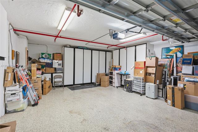 16400 Collins Ave TH-4, Sunny Isles Beach, FL 33160