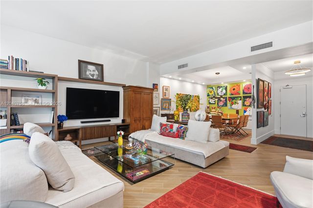 16400 Collins Ave TH-4, Sunny Isles Beach, FL 33160