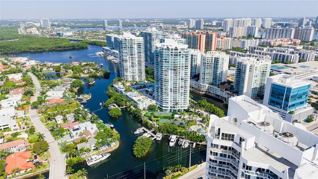 16400 Collins Ave TH-4, Sunny Isles Beach, FL 33160