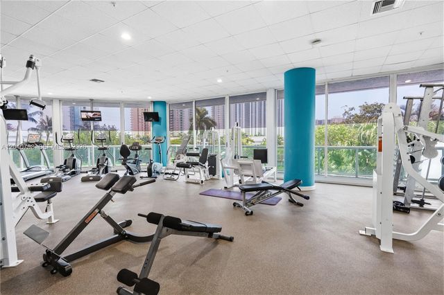 16400 Collins Ave TH-4, Sunny Isles Beach, FL 33160
