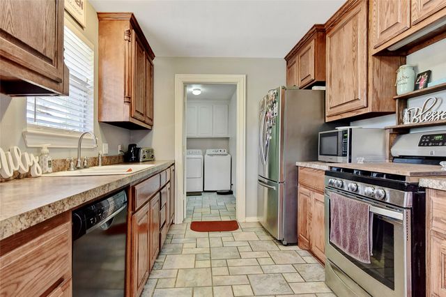 2513 Sunset Street, Denison, TX 75020