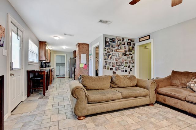 2513 Sunset Street, Denison, TX 75020