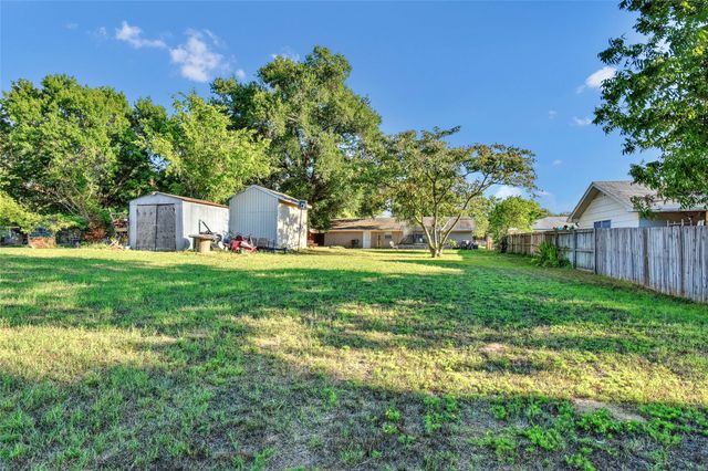 2513 Sunset Street, Denison, TX 75020