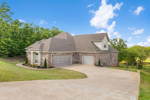 502 Greystone Boulevard, Cabot, AR 72023
