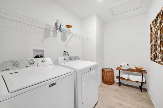 260 Charlestowne Lakes Drive, St. Charles, IL 60174