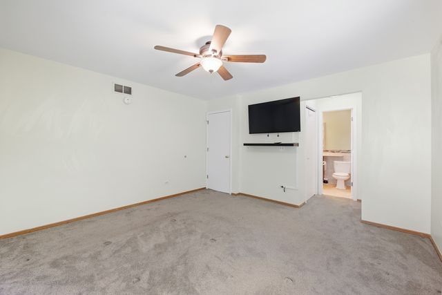 1818 N Sheridan Road, Waukegan, IL 60087