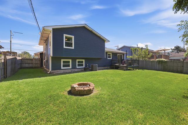 1818 N Sheridan Road, Waukegan, IL 60087