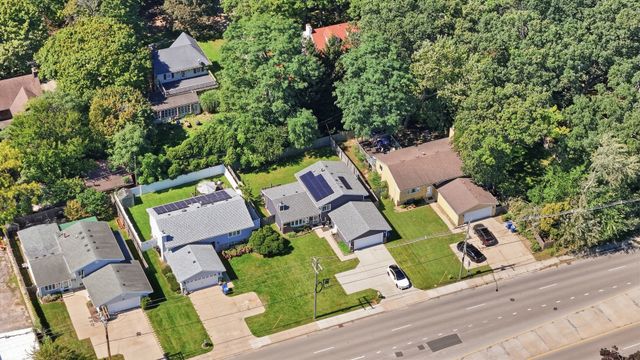 1818 N Sheridan Road, Waukegan, IL 60087